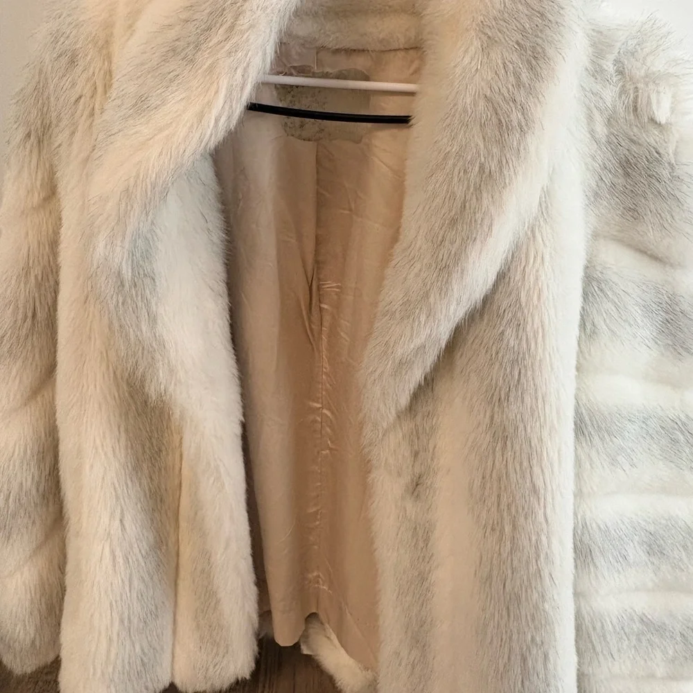 Vintage Fur - Picture 6 of 6